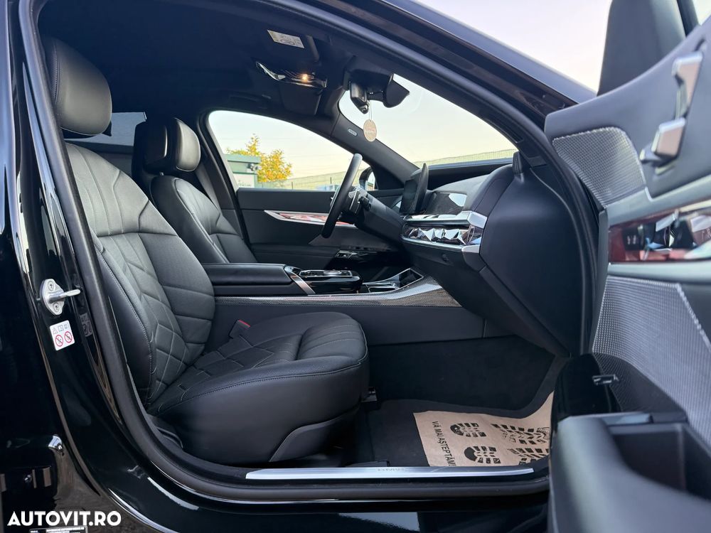 BMW Seria 7 - 36