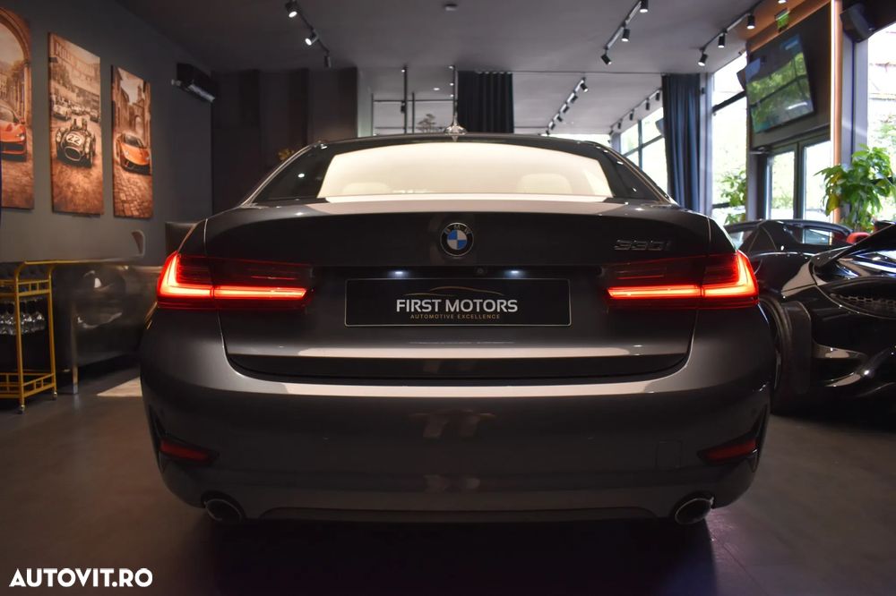 BMW Seria 3 330i Aut. Sport Line - 7