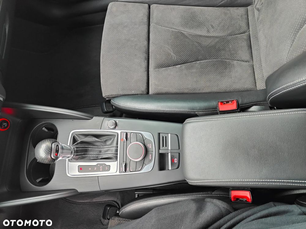 Audi A3 Sportback 2.0 TDI (clean diesel) quattro S tronic S line Sportpaket - 17