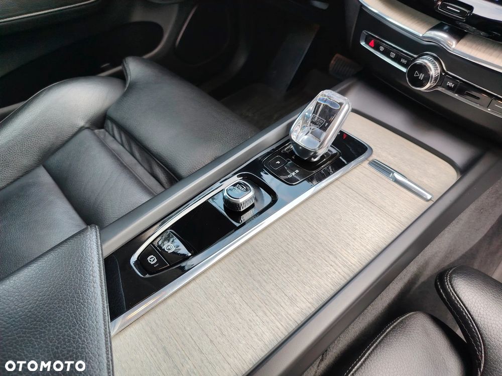 Volvo XC 60 B4 D AWD Inscription - 33