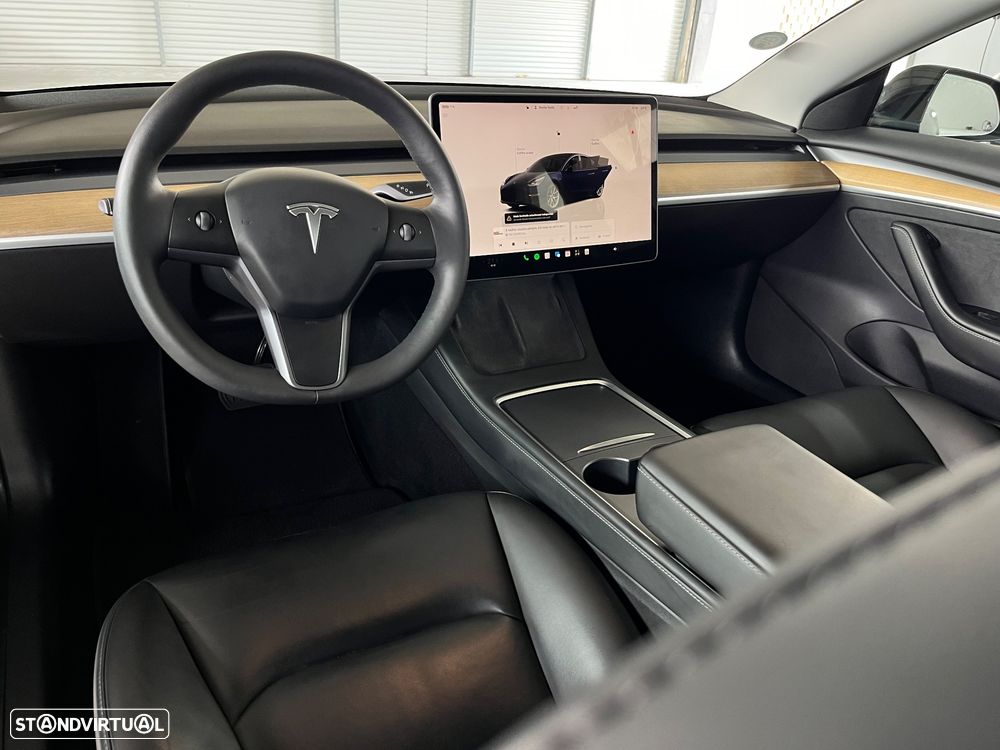 Tesla Model 3 - 7