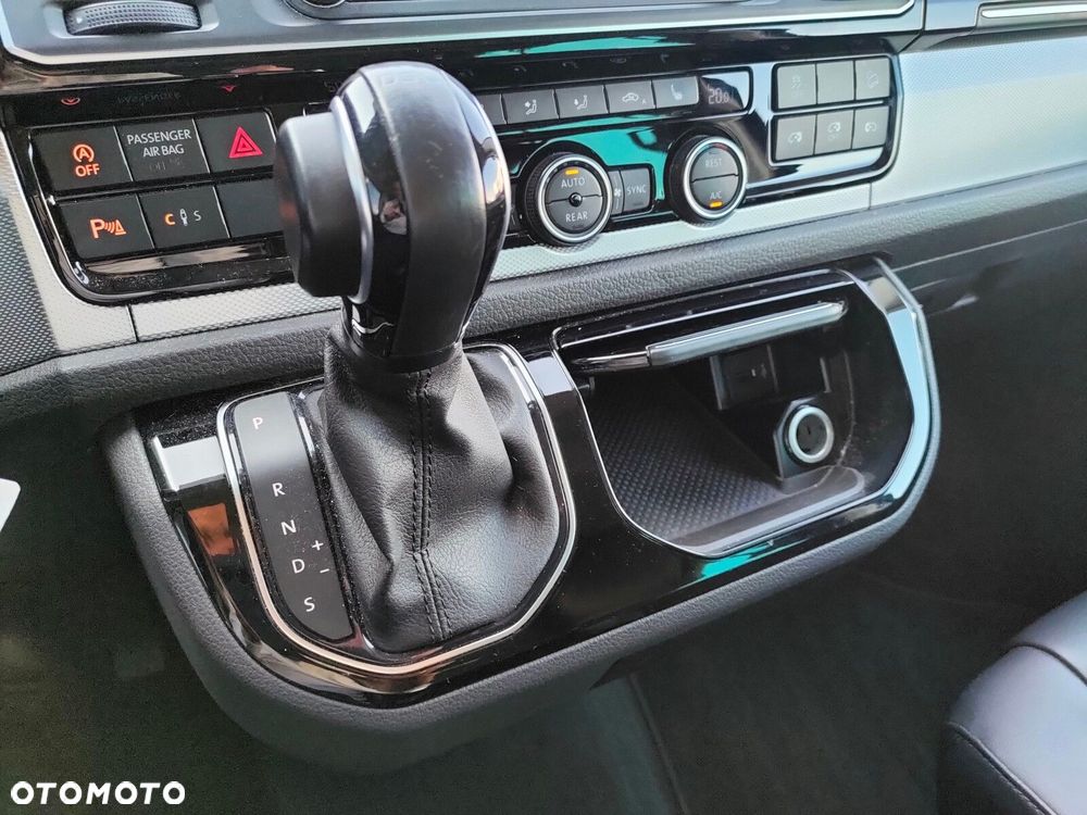 Volkswagen Multivan - 36