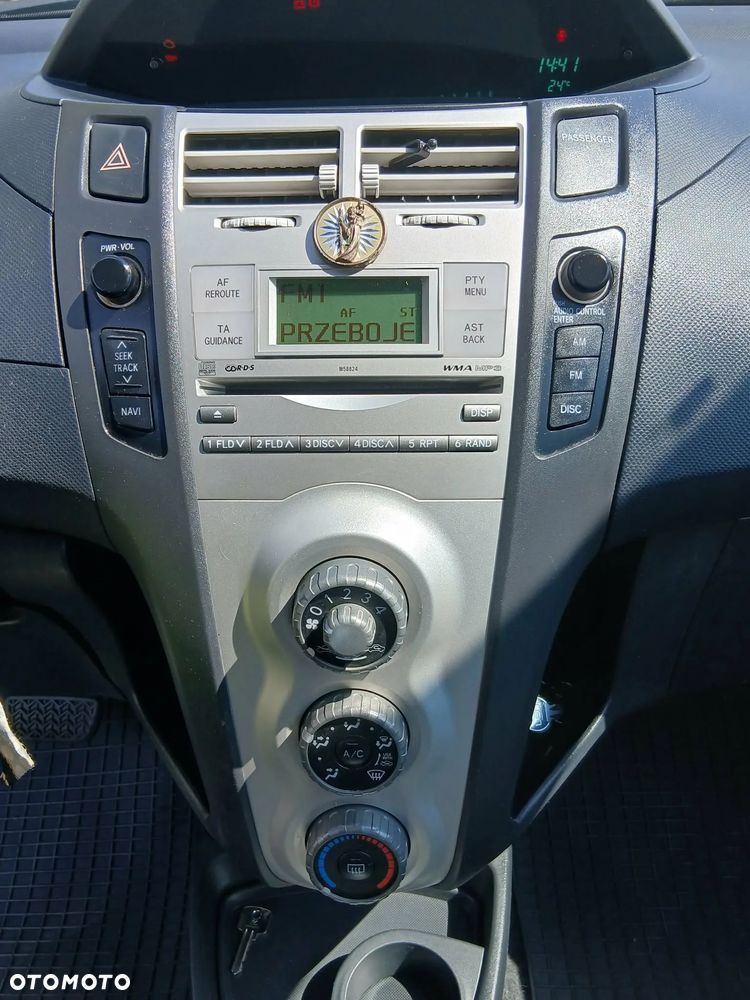 Toyota Yaris 1.3 Sol - 10