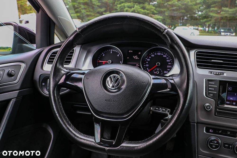 Volkswagen Golf 1.6 TDI DPF Highline - 34