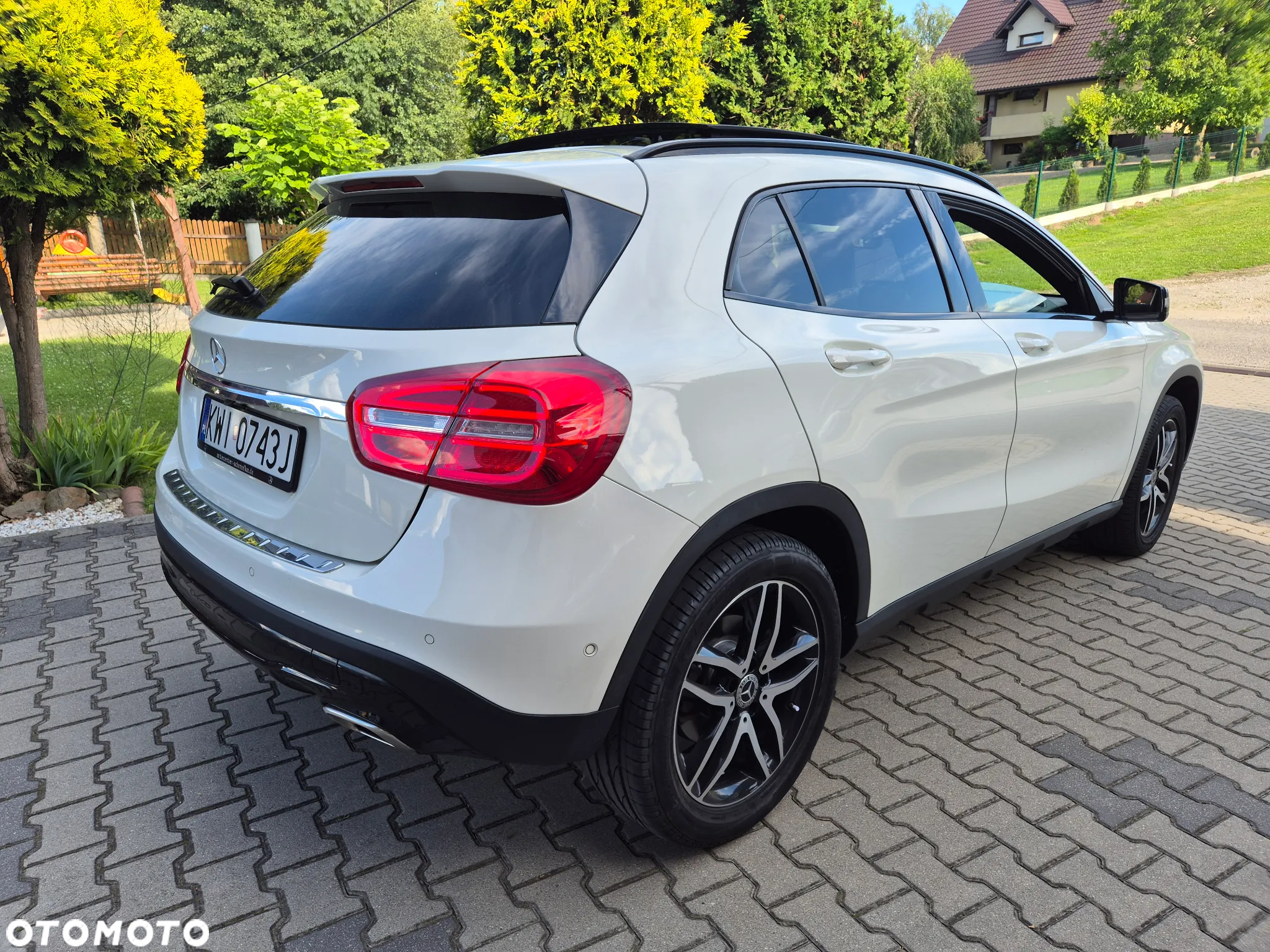 Mercedes-Benz GLA 200 UrbanStyle Edition - 4