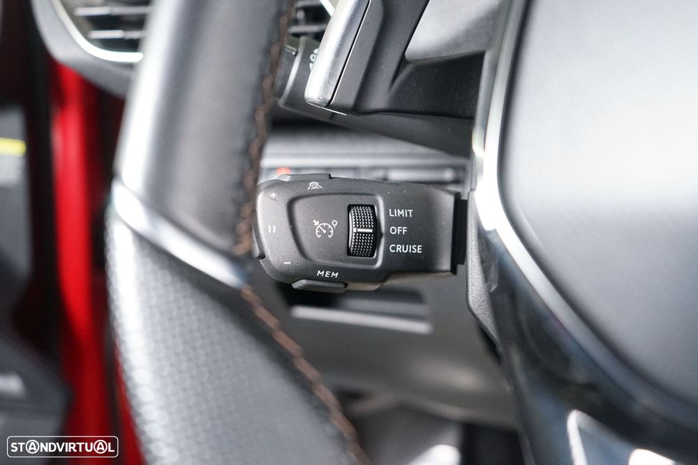 Peugeot 3008 1.2 PureTech GT EAT8 - 28