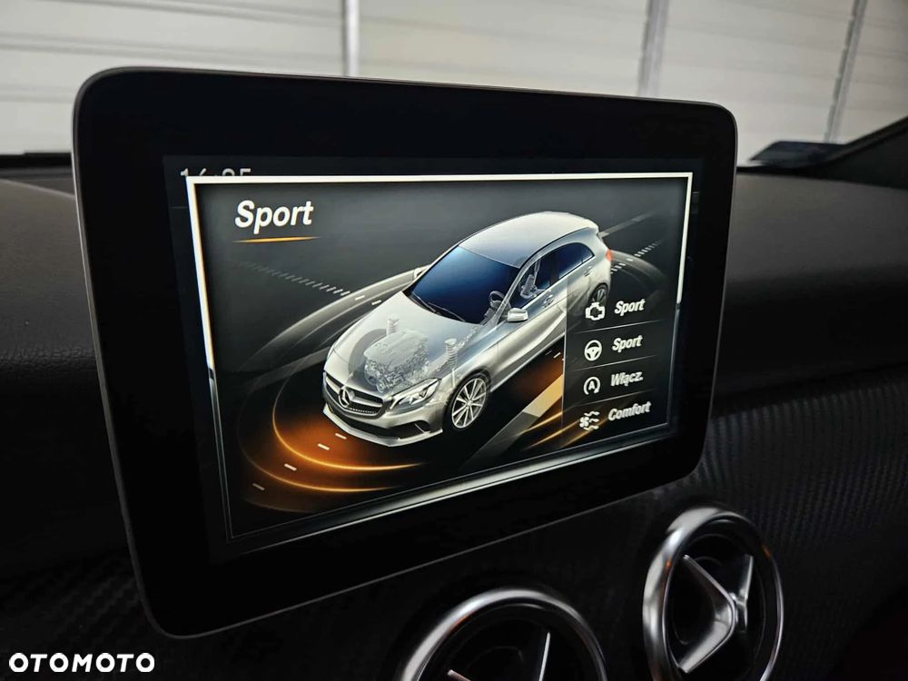 Mercedes-Benz Klasa A 220 4-Matic AMG Line - 17
