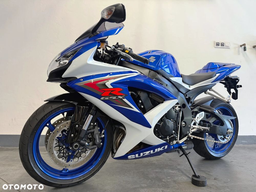 Suzuki GSX-R - 6