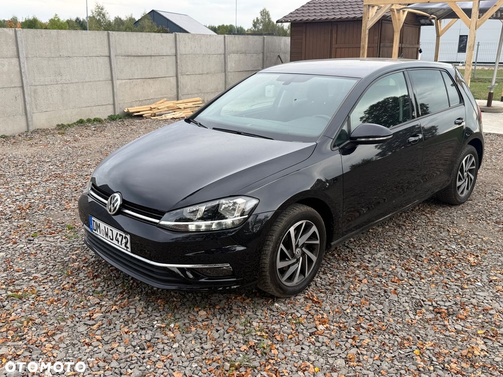 Volkswagen Golf - 6