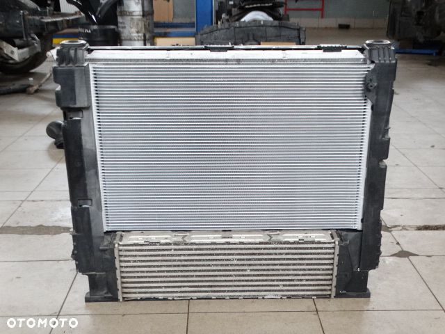 BMW X3 F25 X4 F26 N47N N20 Chłodnice Wentylator Komplet Chłodnica Intercooler Zestaw  17118623369 8623369 17118623350 8623350 17117593838 7593838 17117593839 7593839 17517593845 7593845 17117593852 7593852 17427560877 7560877 17427601676 7601676 673275662595 7562595 16141910 18799910 Valeo M153180-B EC138Y1413V A45585-107 73912311 64539216143 9216143 - 1