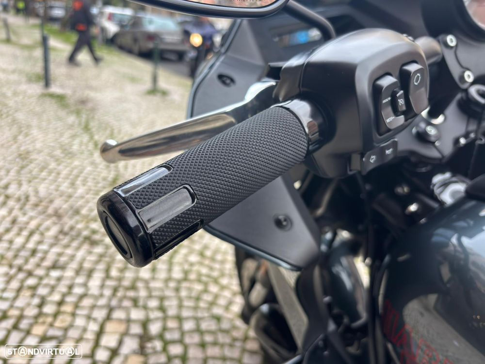 Harley-Davidson Softail LOW RIDER ST - 14