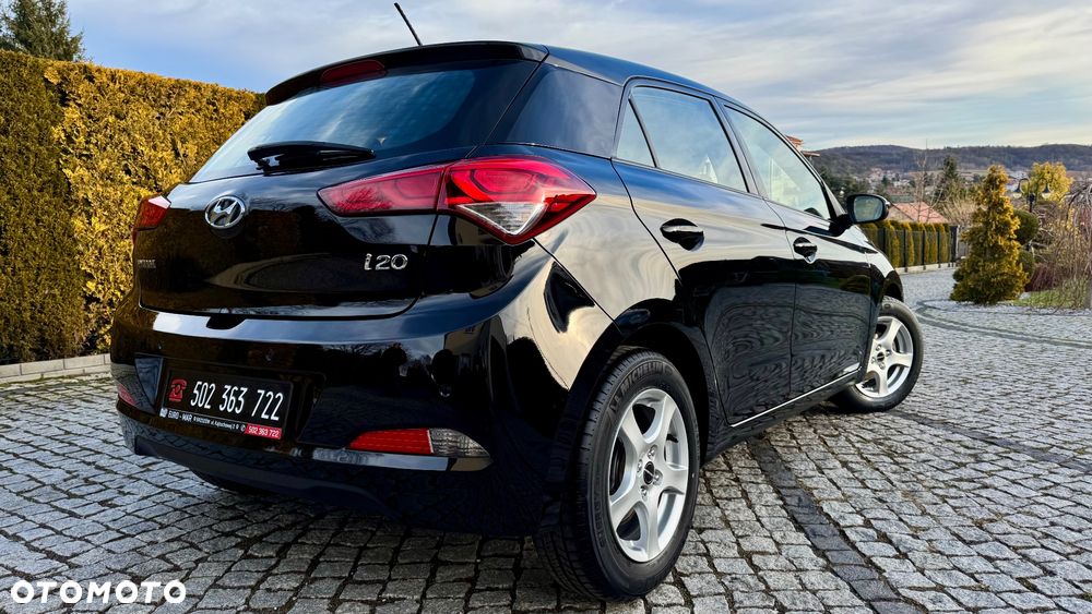 Hyundai i20 blue 1.2 Trend - 12