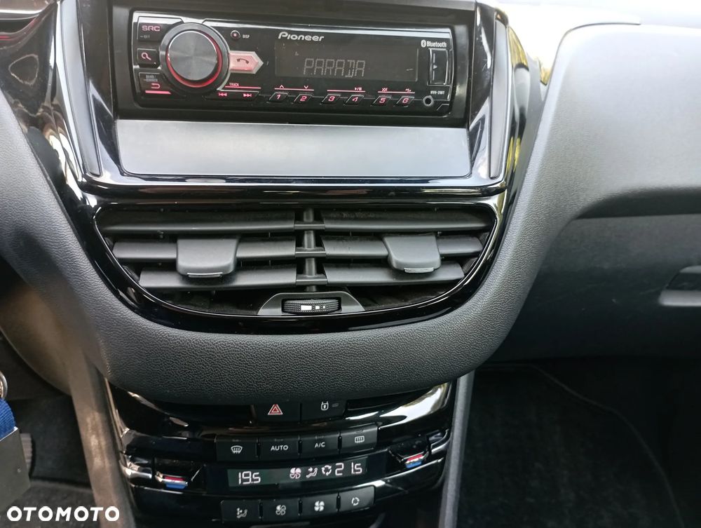 Peugeot 208 1.4 VTi Active - 11