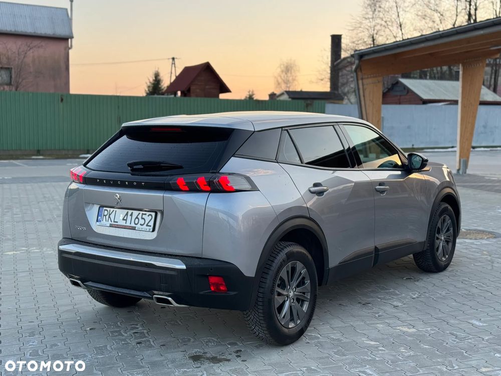 Peugeot 2008 PureTech 130 EAT8 Active - 4