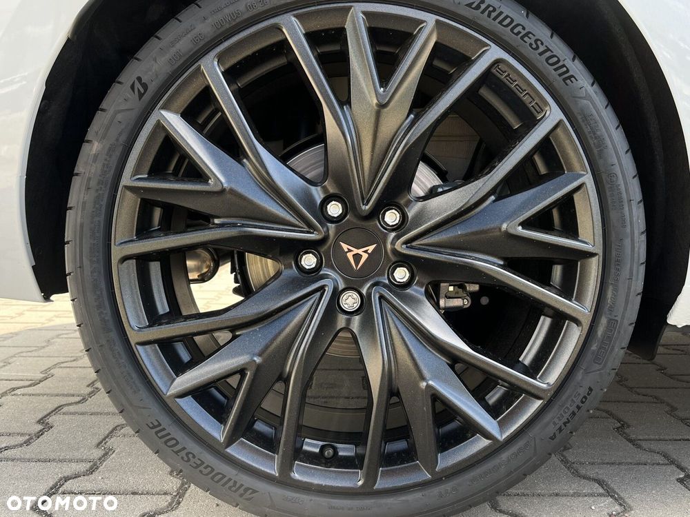 Cupra Leon 1.5 eTSI DSG - 11