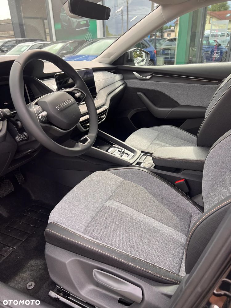 Skoda Octavia 1.5 TSI mHEV Drive Selection DSG - 8