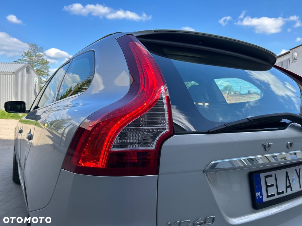 Volvo XC 60 D3 Drive-E Momentum - 20
