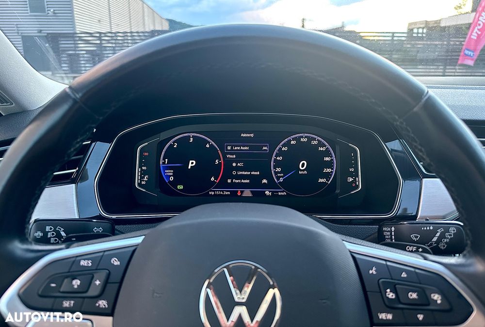 Volkswagen Passat 2.0 TDI DSG Highline - 13