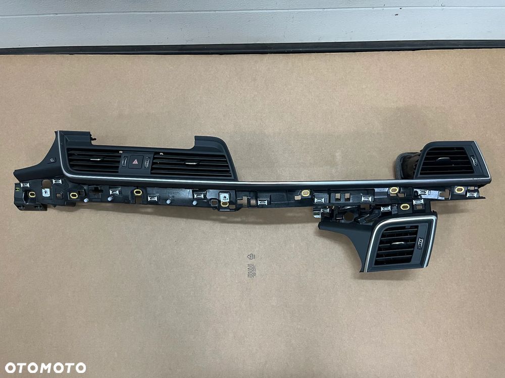 WLOTY POWIETRZA AUDI Q5 80A KRATKI NAWIEWU KONSOLA AUDI Q5 80A - 1