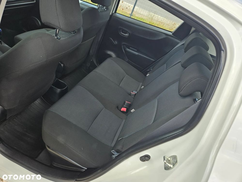 Toyota Yaris Hybrid 100 Sol - 9