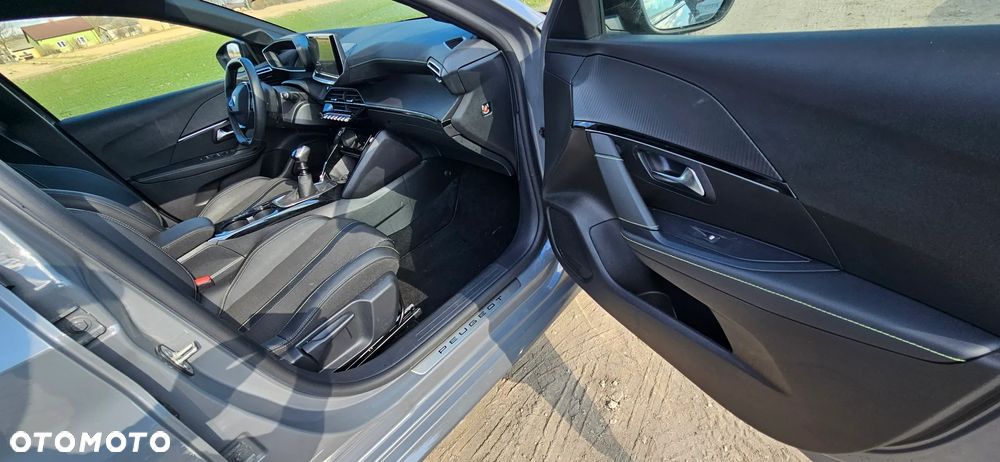 Peugeot 208 PureTech 100 GT Pack - 11