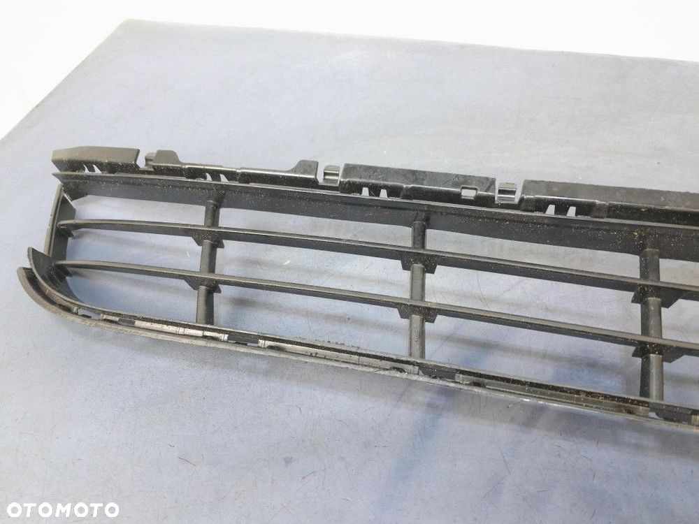 BMW 5 G30 G31 FL KRATKA ZDERZAKA PRZÓD 9498597 - 2