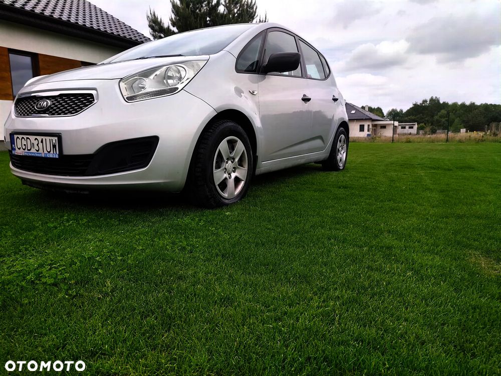 Kia Venga - 10