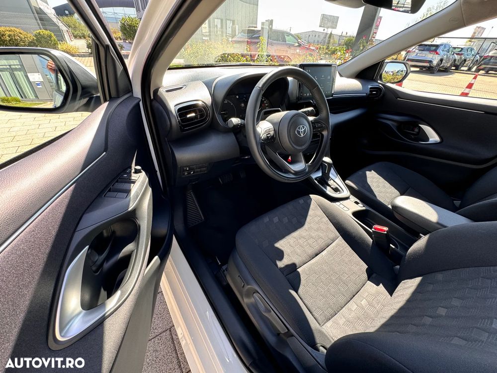 Toyota Yaris 1.5 VVT-i HSD Active - 23