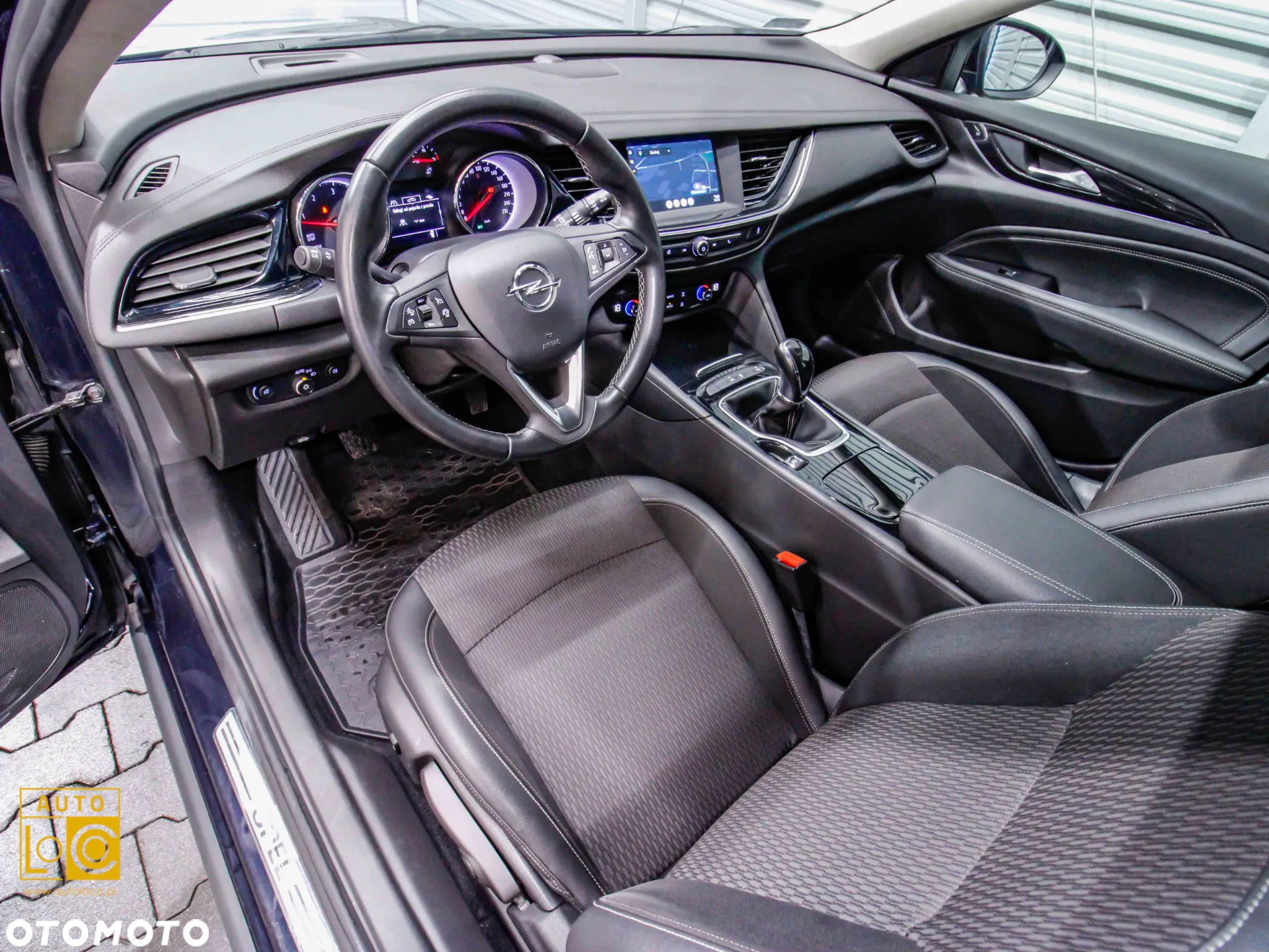 Opel Insignia 2.0 CDTI Cosmo S&S - 17