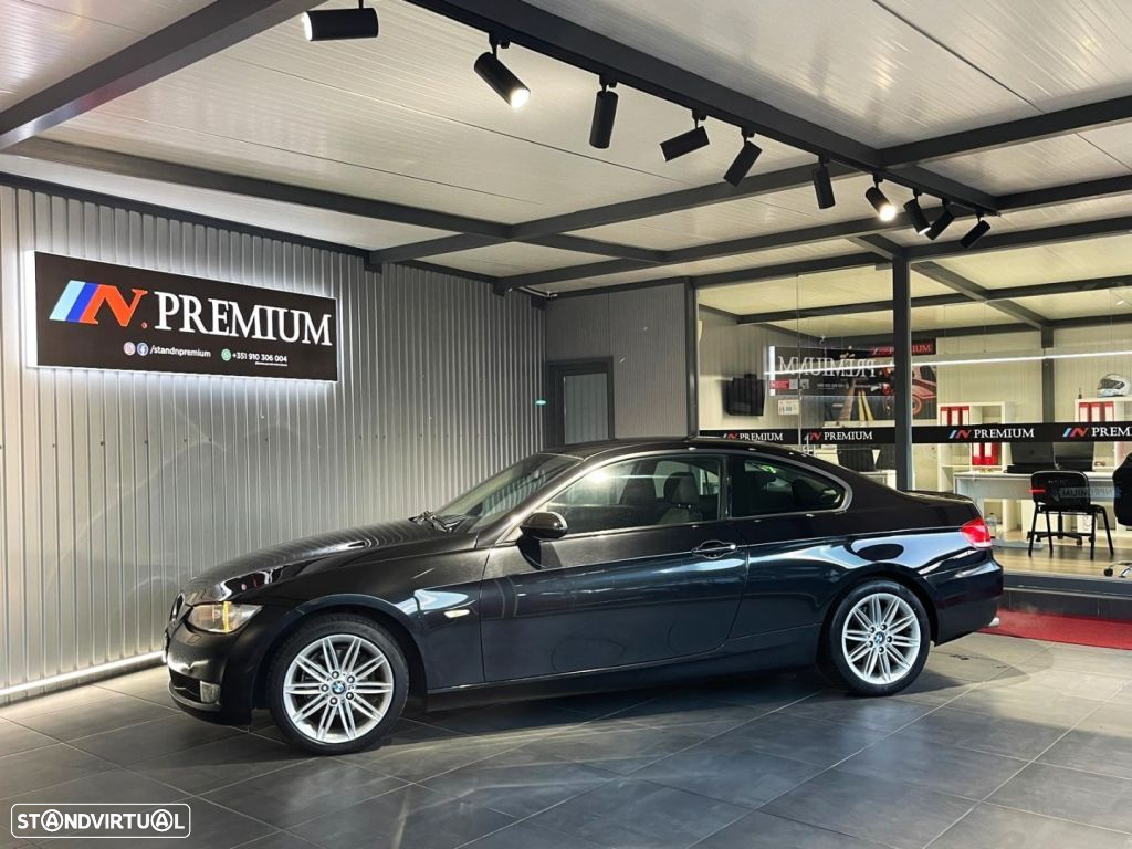 BMW 320 i Coupe - 18
