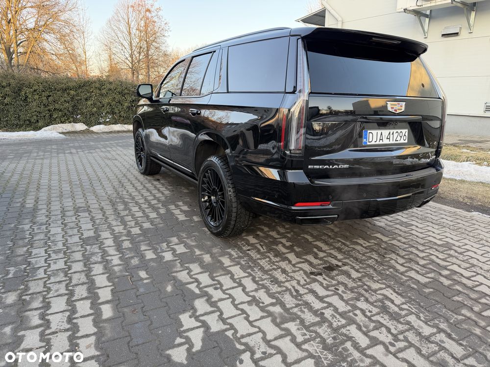 Cadillac Escalade - 4