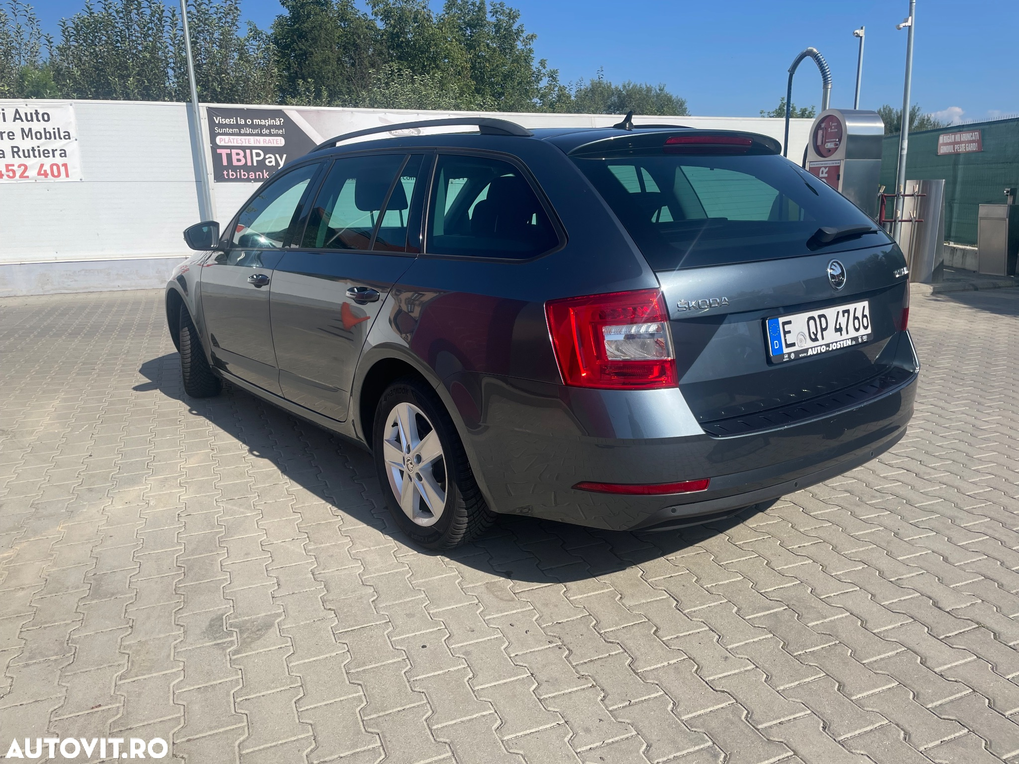 Skoda Octavia 2.0 TDI ELEGANCE DSG - 6