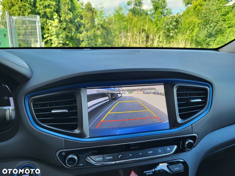 Hyundai IONIQ Hybrid Platinum - 22
