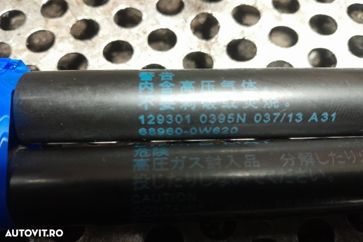 SET AMORTIZOARE 68960-0W620 68960-0W620 Toyota Yaris XP130 [2011 - 20 - 3