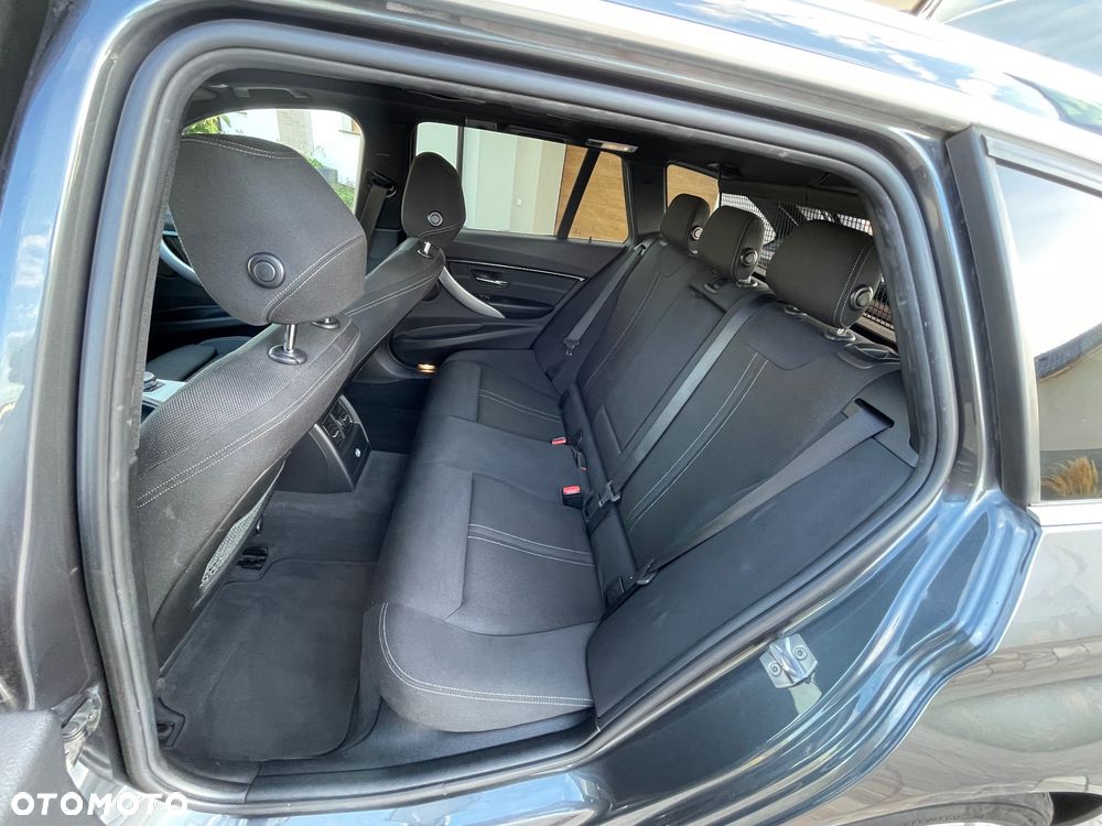 BMW Seria 3 320d Sport Line - 8