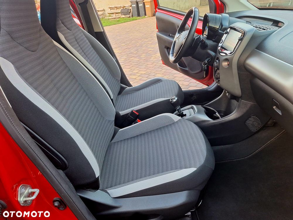 Toyota Aygo x.shift x-play connect - 7