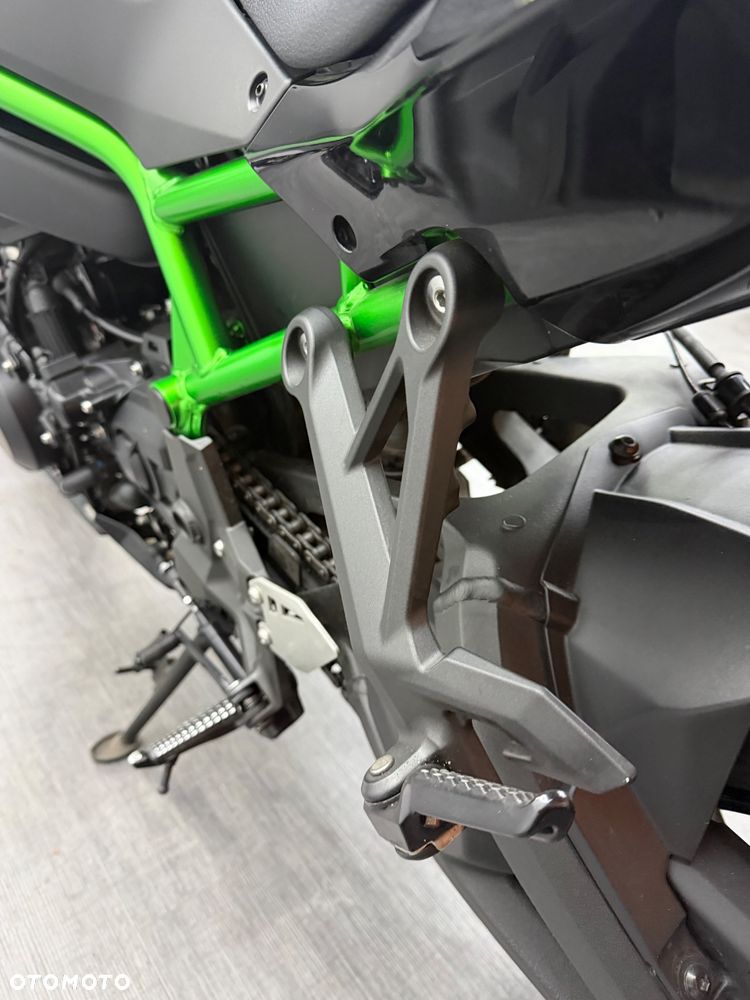 Kawasaki H2 - 20