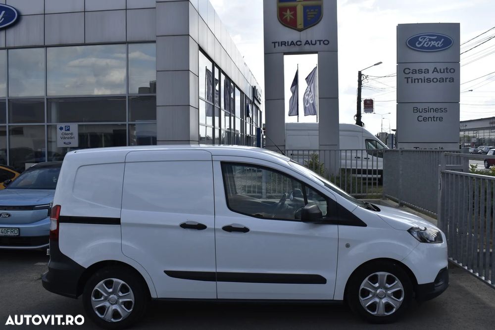 Ford Transit Courier - 16