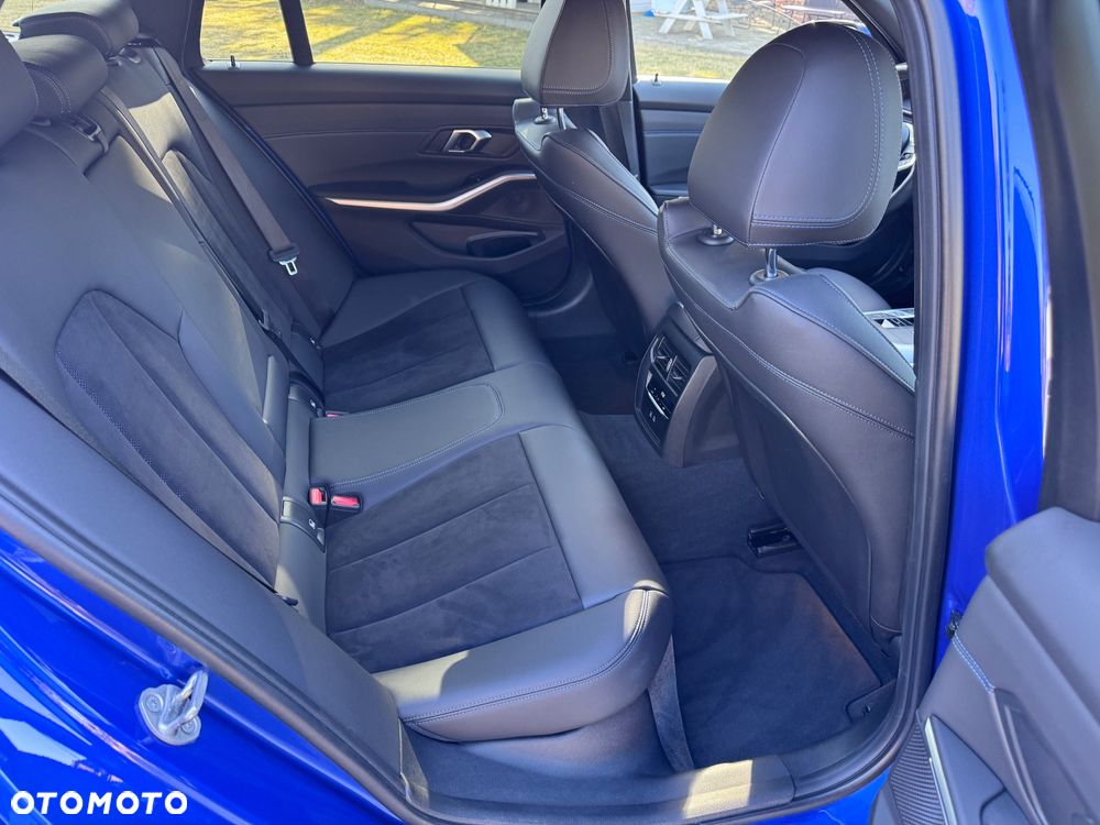 BMW Seria 3 320d xDrive M Sport sport - 19