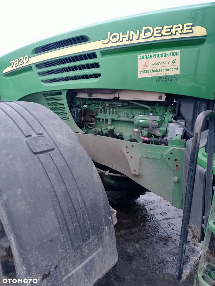 John Deere 7820 - 8