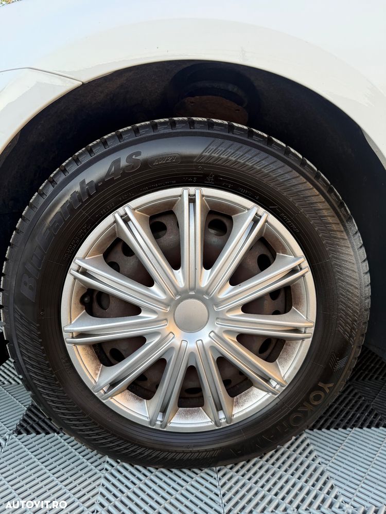 Volkswagen Golf 1.6 TDI BMT Comfortline - 13