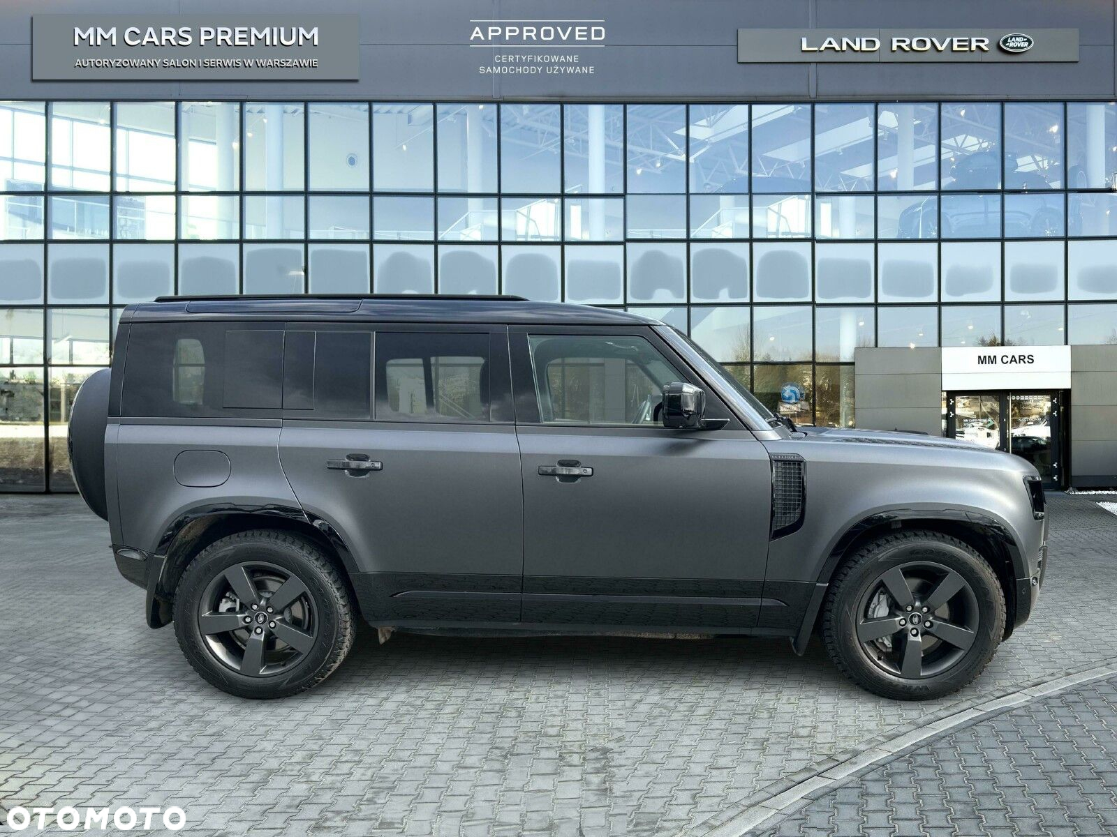 Land Rover Defender - 3