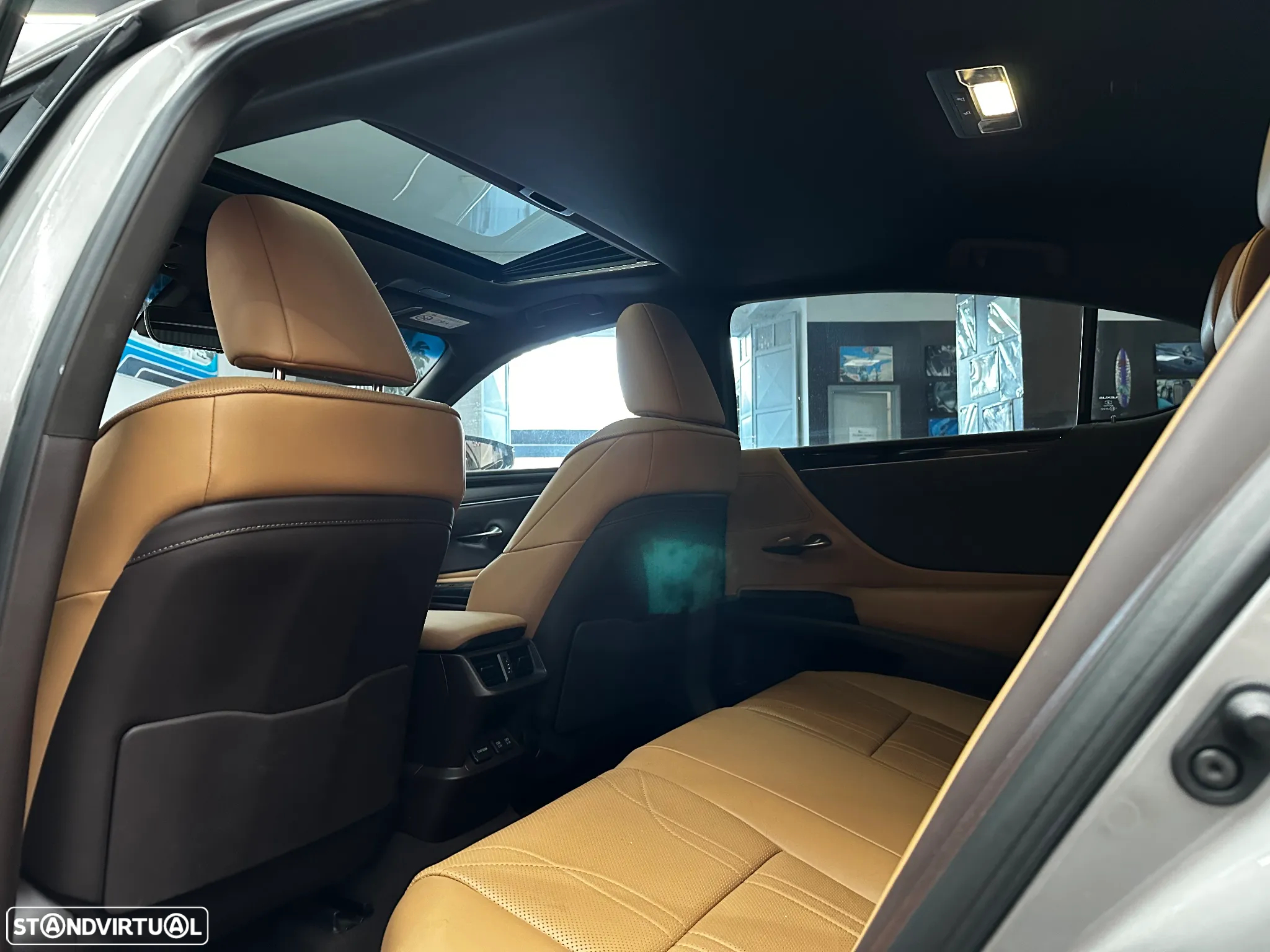 Lexus ES 300h Executive+ - 12