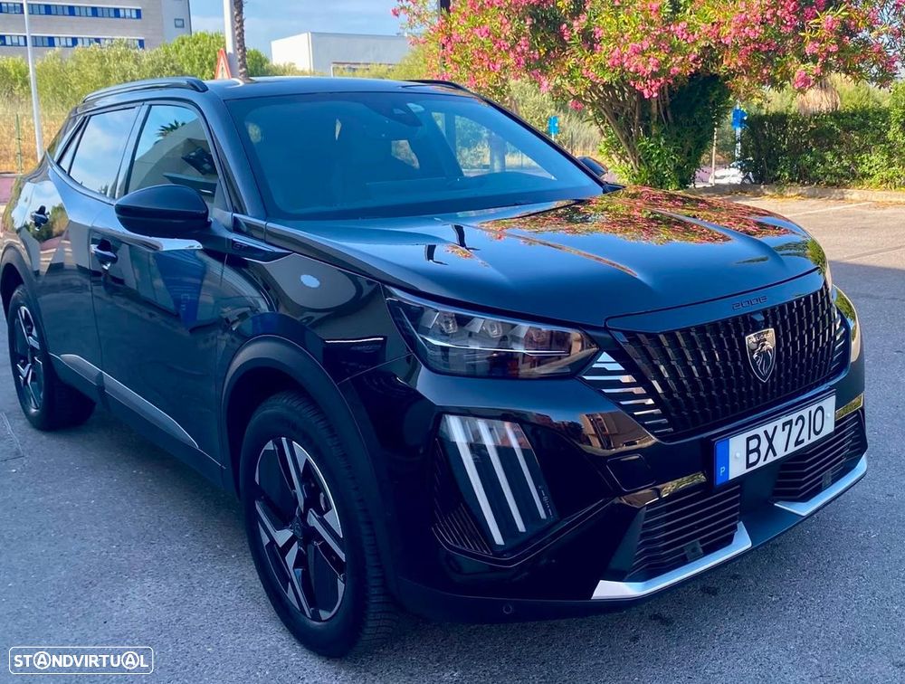 Peugeot 2008 PureTech 130 EAT8 GT - 4