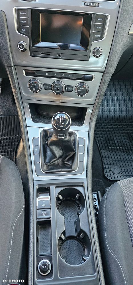 Volkswagen Golf 1.2 TSI BMT Trendline Perfectline - 19
