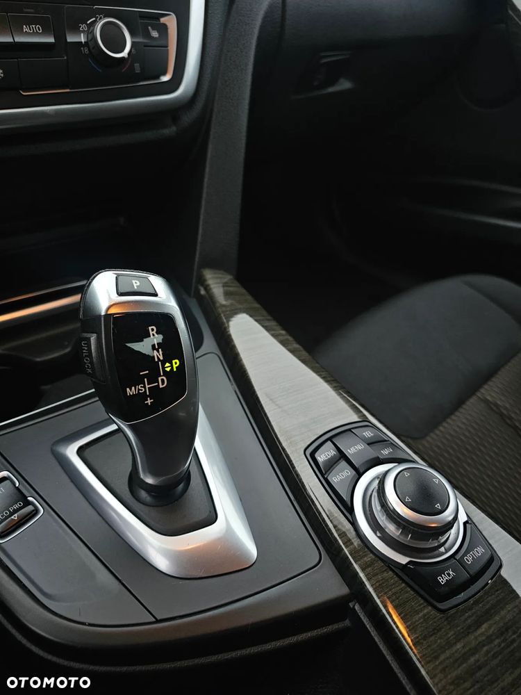 BMW Seria 3 316d Luxury Line - 18