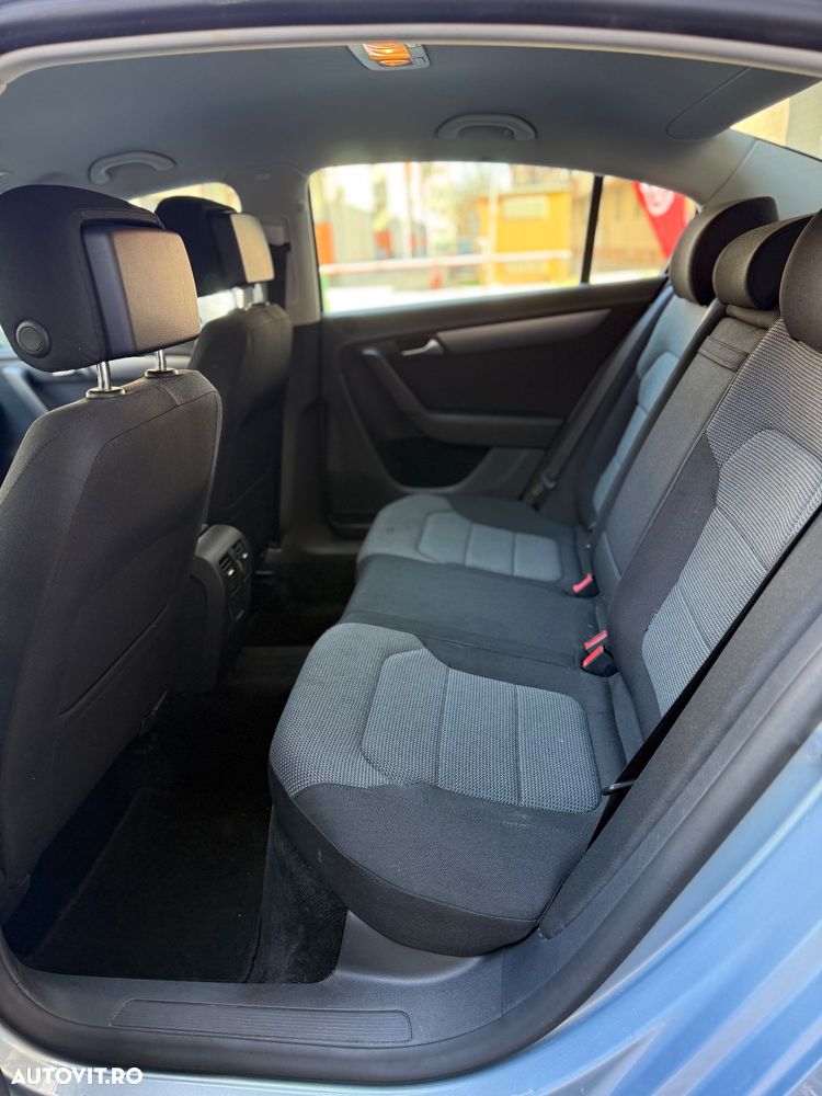 Volkswagen Passat 1.6 TDI DPF BlueMotion - 11