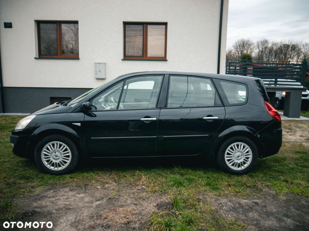 Renault Grand Scenic - 12