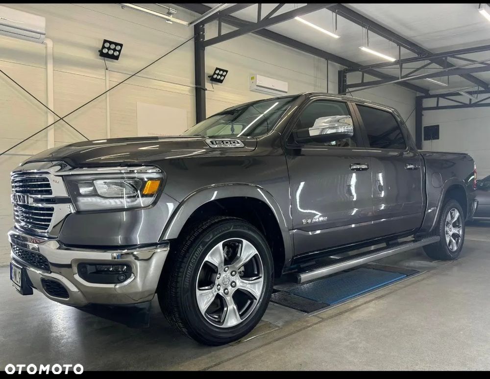 RAM 1500 5.7 Crew Cab Longbed Laramie Chrome - 9