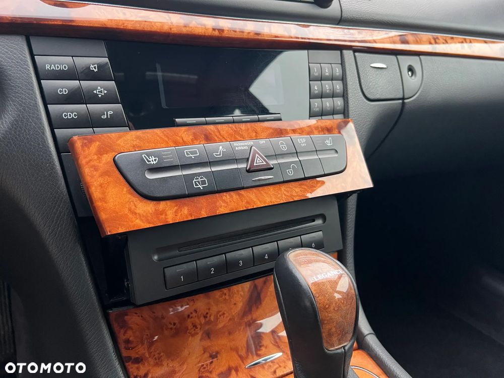 Mercedes-Benz Klasa E 320 T Elegance - 27